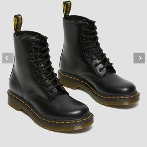Almost new! size 7 1460 lace up docs